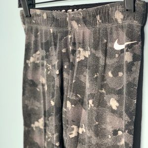 Nike Dri-Fit Gray Camo Leggings